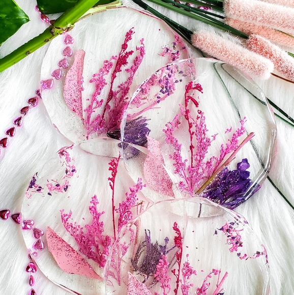 Set of 2, 3D Flower Coasters with Diamond Cut Edges - Picture 3 of 10